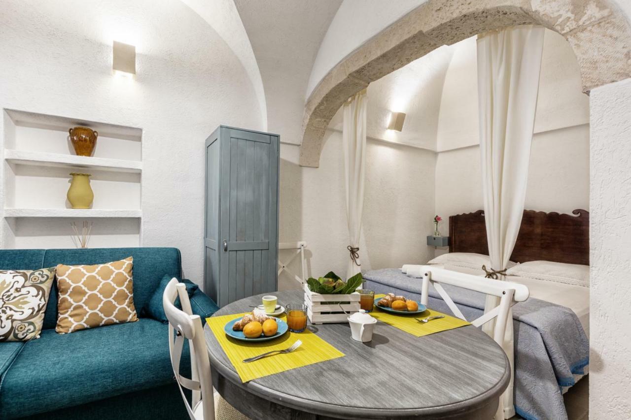 Dimora Zafferano - Guest House オストゥーニ エクステリア 写真